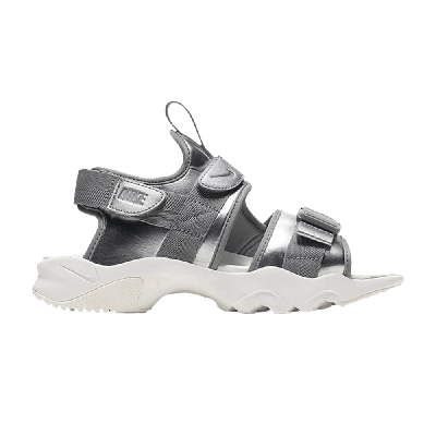 Pre-owned Nike Wmns Canyon Sandal 'metallic Silver'