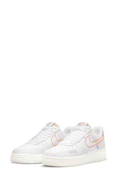 Nike Air Force 1 07 Se Sneaker In White/ Orange/ Green
