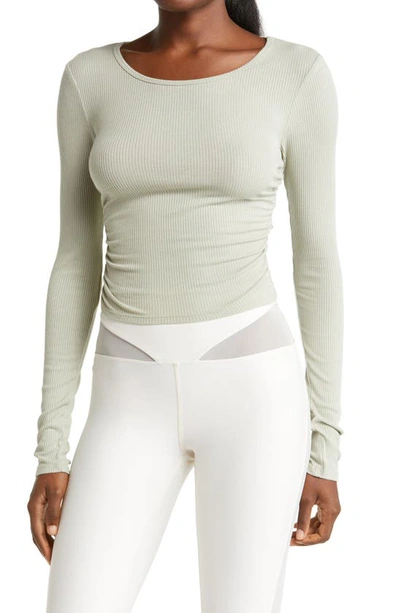 Alo Yoga Gather Long Sleeve Rib Crop Top In Limestone