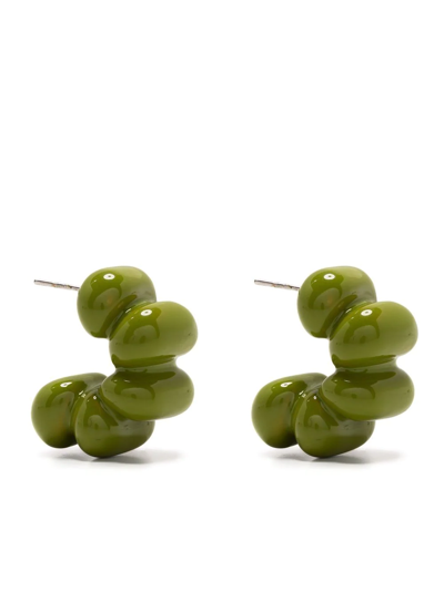 Sunnei Sculptural Hoop Earrings In Grün