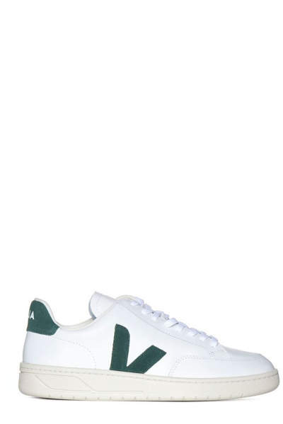 Veja Logo-patch Low-top Sneakers In Bianco E Verde
