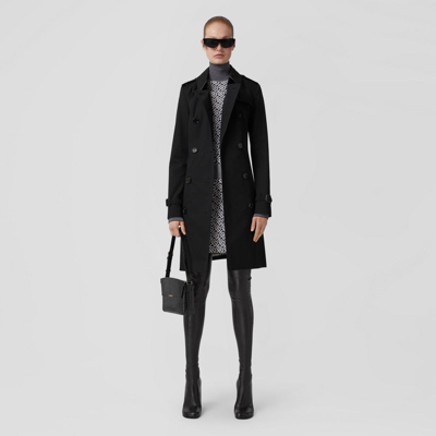 Burberry The Mid-length Chelsea Heritage Trench Coat In Black