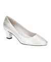 Easy Street Ballari Round Toe Pump In White