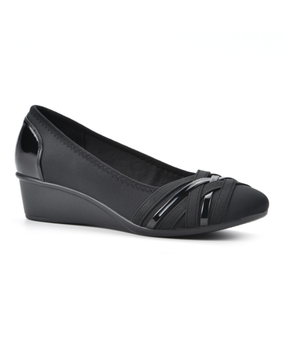 Cliffs By White Mountain Bowie Wedge Pump In Black/ Nylon