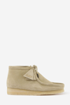 Clarks Originals Wallabee Boot Maple Suede In Beige