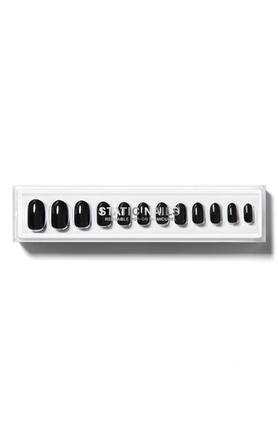 Static Nails Round Pop-on Reusable Manicure Set In Dark Room