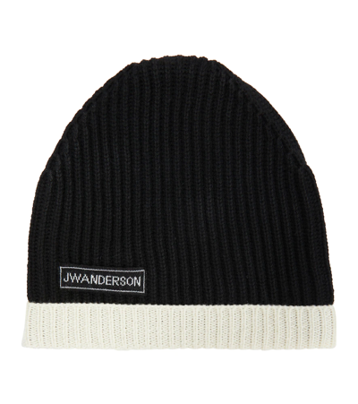 Jw Anderson Virgin Wool Beanie In Black/off White