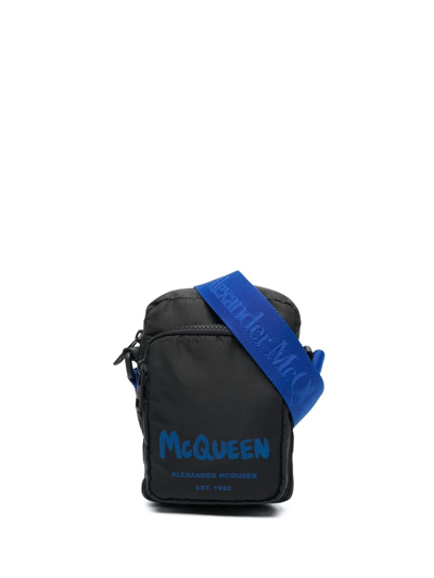 Alexander Mcqueen Logo-print Messenger Bag In 黑色