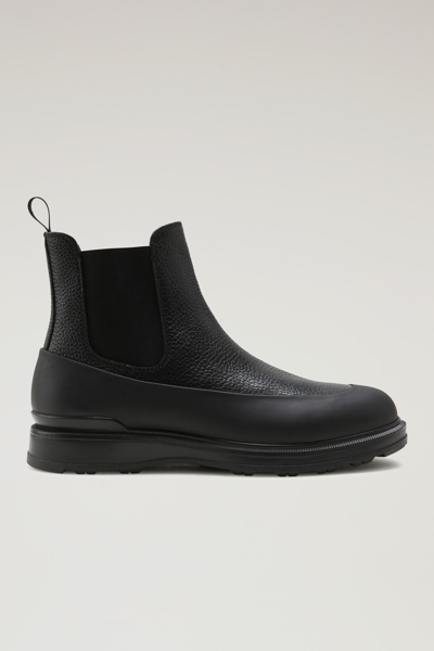 Woolrich Chelsea Boots With Rubber Insert In Black Black