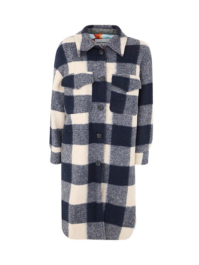 Front Street 8 Quilted Overshirt In White Blue