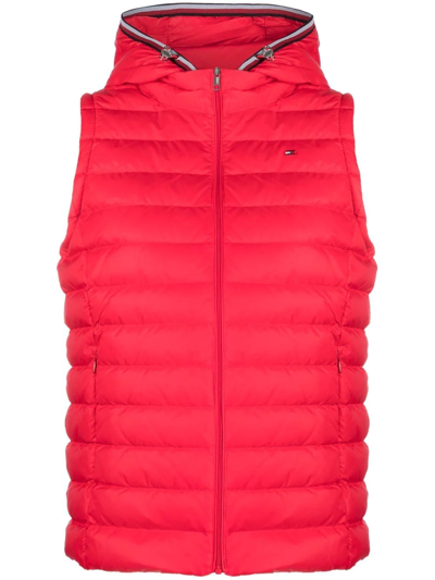 Tommy Hilfiger Logo Zipped Gilet In Rot