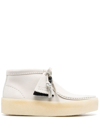 Clarks Originals Wallabee Ankle Boots In Weiss