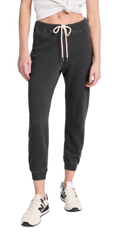 The Great The Cropped Sweatpants In Washed Black