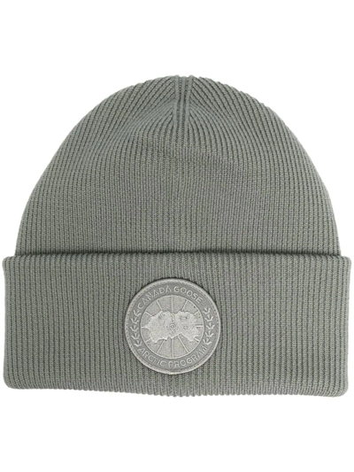 Canada Goose Arctic Disc-embellished Wool Beanie In Grün
