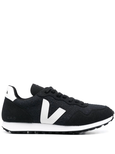 VEJA LOGO-PATCH LOW-TOP SNEAKERS