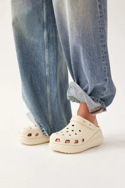 Crocs Classic Crush Clog In Cream