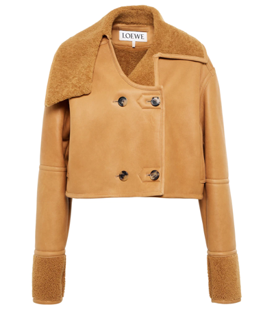 Loewe Elbow-slit Cropped Leather And Shearling Jacket In Desert & Burgundy