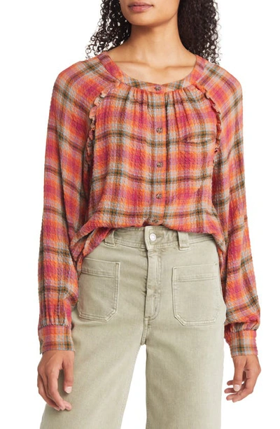 Beachlunchlounge Plaid Crinkle Texture Blouse In Habenero