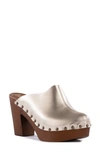 Seychelles Go All Out Womens Leather Slip On Clogs In Platinum