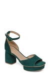Bernardo Raleigh Sandal In Royal Pine