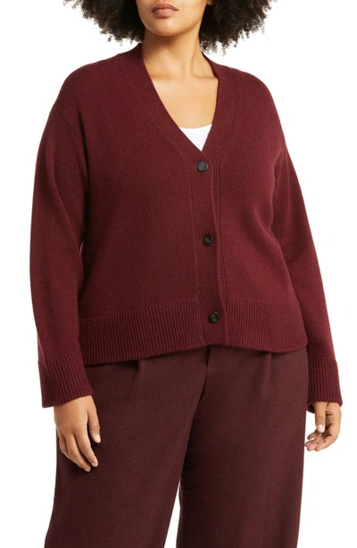 Vince Wool-cashmere Boxy V-neck Cardigan In Red