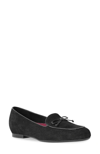 Munro Rossa Flat In Black Suede