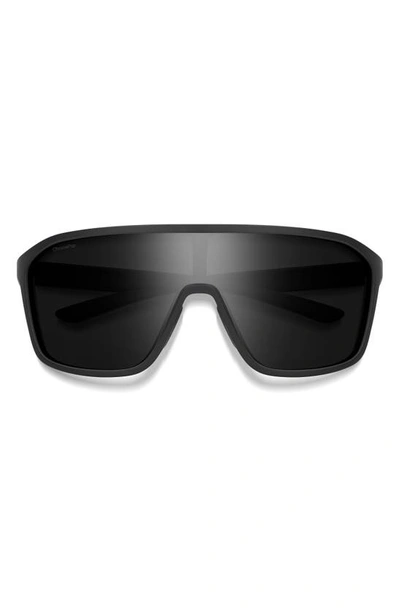 Smith Boomtown 135mm Chromapop™ Polarized Shield Sunglasses In Matte Black / Black