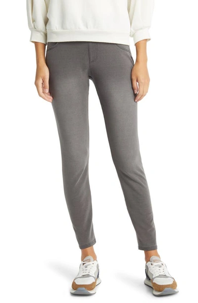 Hue Game Changing Seamless Denim Leggings In Grey Wash