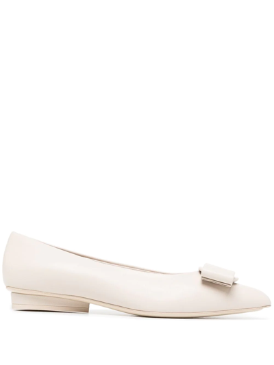 Ferragamo Viva Leather Flat Shoes In Neutrals