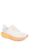 Hoka Arahi 6 Running Shoe In Nimbus Cloud / Blanc De Blanc