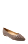 Trotters Estee Pointed Toe Flat In Taupe