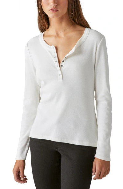 Lucky Brand Ribbed Snap Henley In Egret