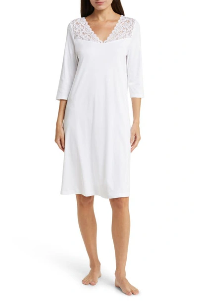 Hanro Moments Lace Trim Nightgown In 101 - White