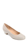 Journee Collection Saar Pump In Grey