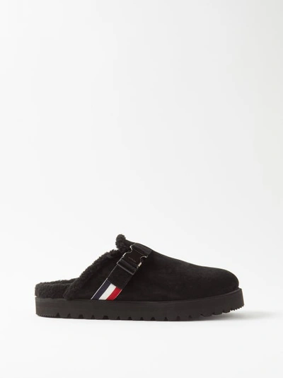 Moncler Faux Shearling-lined Suede Clogs In Schwarz