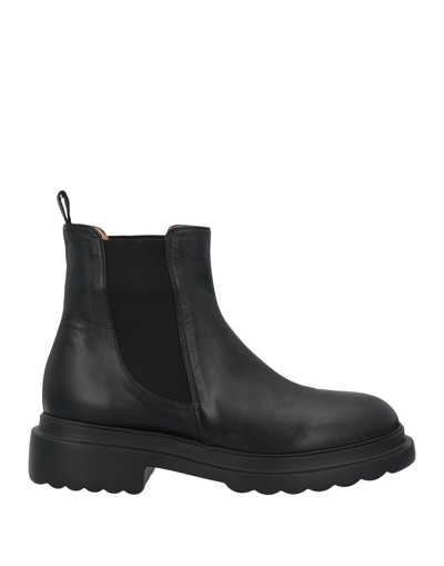 Pomme D'or Ankle Boots In Black