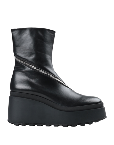 Vic Matie Ankle Boots In Black