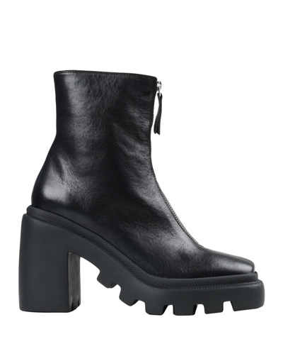 Vic Matie Ankle Boots In Black