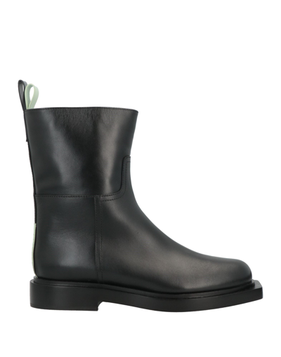 3juin Ankle Boots In Black