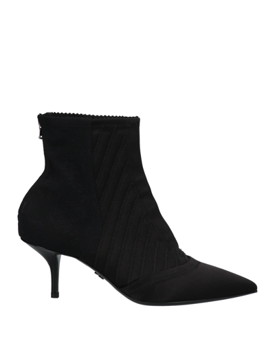 Dolce & Gabbana Leather Ankle Boots In Black