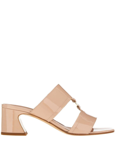 Ferragamo Vara Chain Sandals In Beige