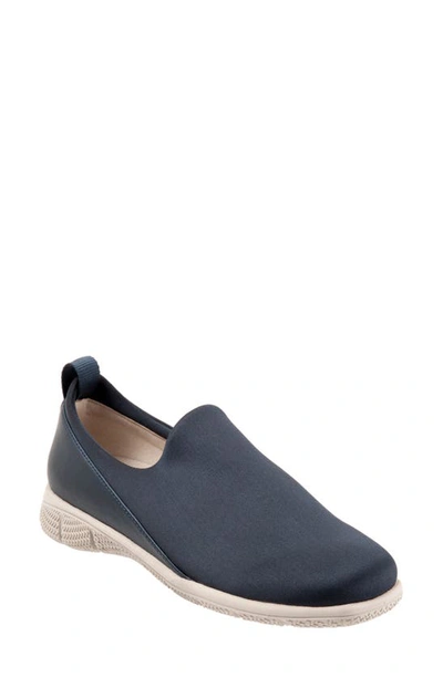 Trotters Ultima Slip-on Sneaker In Navy