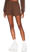 ACACIA SUNNY 短裤 – 巧克力色