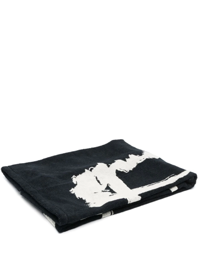 Yohji Yamamoto Logo Print Towel In Schwarz