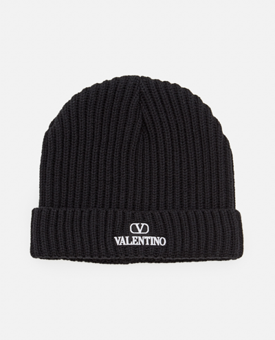 Valentino Garavani Vlogo-embroidered Ribbed Wool Beanie In Black