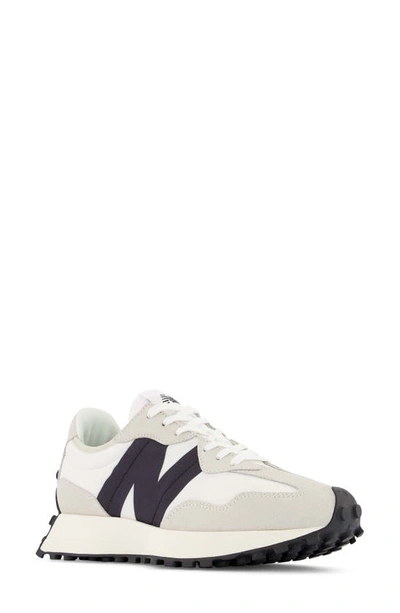 New Balance Contemporary Low Top Sneakers With Contrast Panel In White
