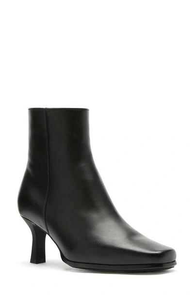 La Canadienne Tahlia Leather Ankle Boots In Black