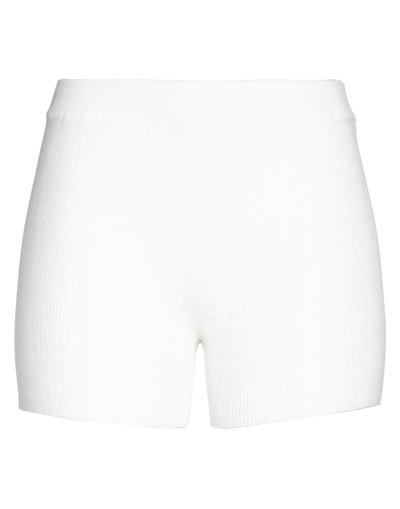 Vicolo Woman Shorts & Bermuda Shorts White Size Onesize Viscose, Polyester In White