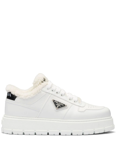 Prada 三角形标牌低帮运动鞋 In White