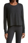 Beyond Yoga Featherweight Daydreamer Pullover Tee In Darkest Night